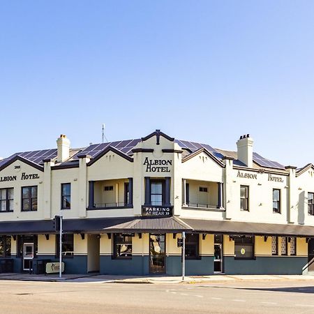 The Albion Hotel Newcastle Buitenkant foto